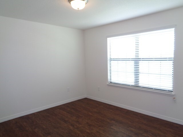 Building Photo - 11850 Thicket Wood Dr