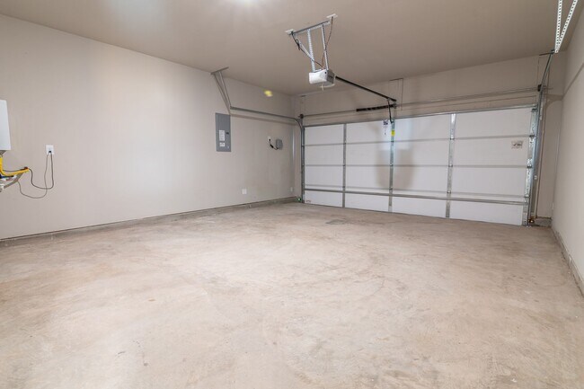 Building Photo - 6511 Supreme Ct