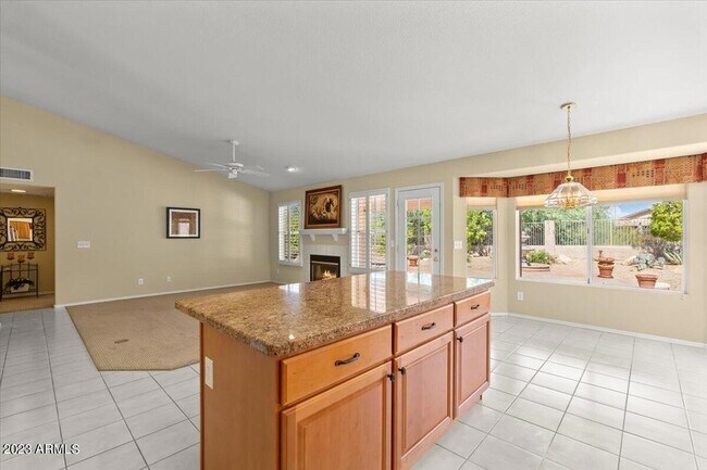 Building Photo - 4326 E Rancho Tierra Dr