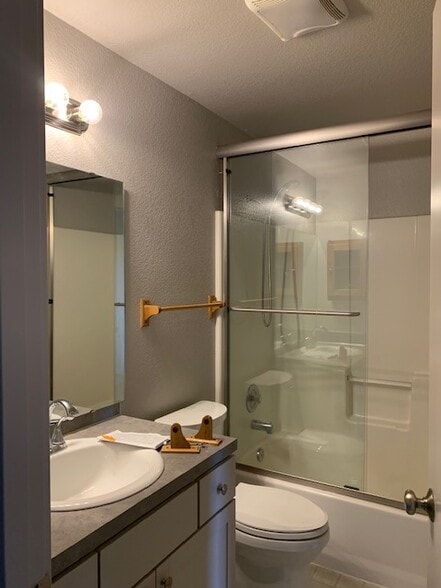 Building Photo - 5031 Sunnyside Blvd