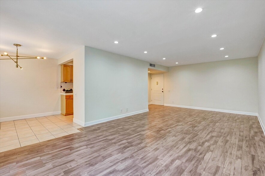 Livingroom - 4637 Willis Ave