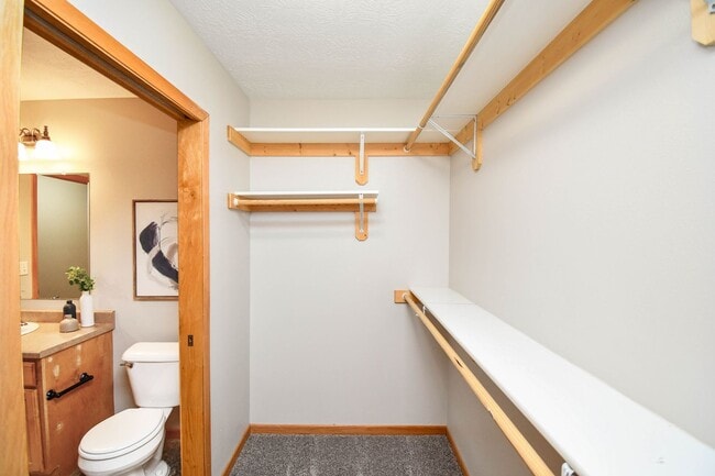 Building Photo - 303 Scott Pl