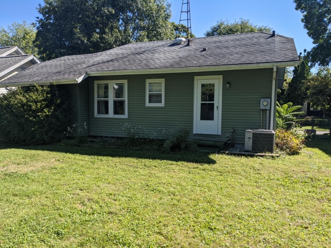 Primary Photo - 613 Rundell St