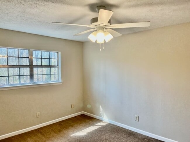 Building Photo - Conifer Ring #6 A&amp;B