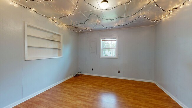 Building Photo - 108 Hawkins Creek Ln