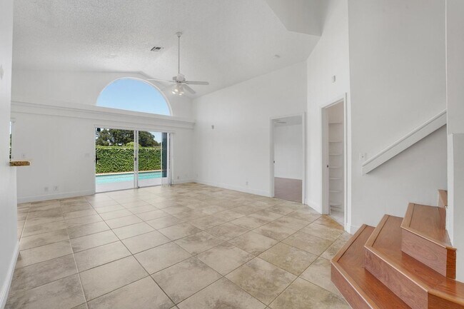 Building Photo - 4355 Leicester Ct