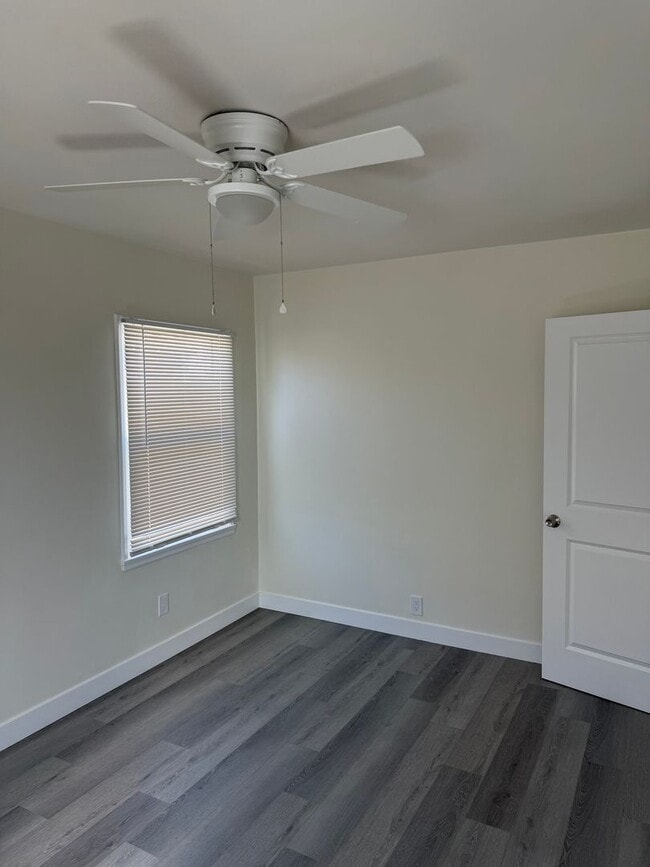 Building Photo - FOR RENT — COMPLETELY REMODELED Apartment