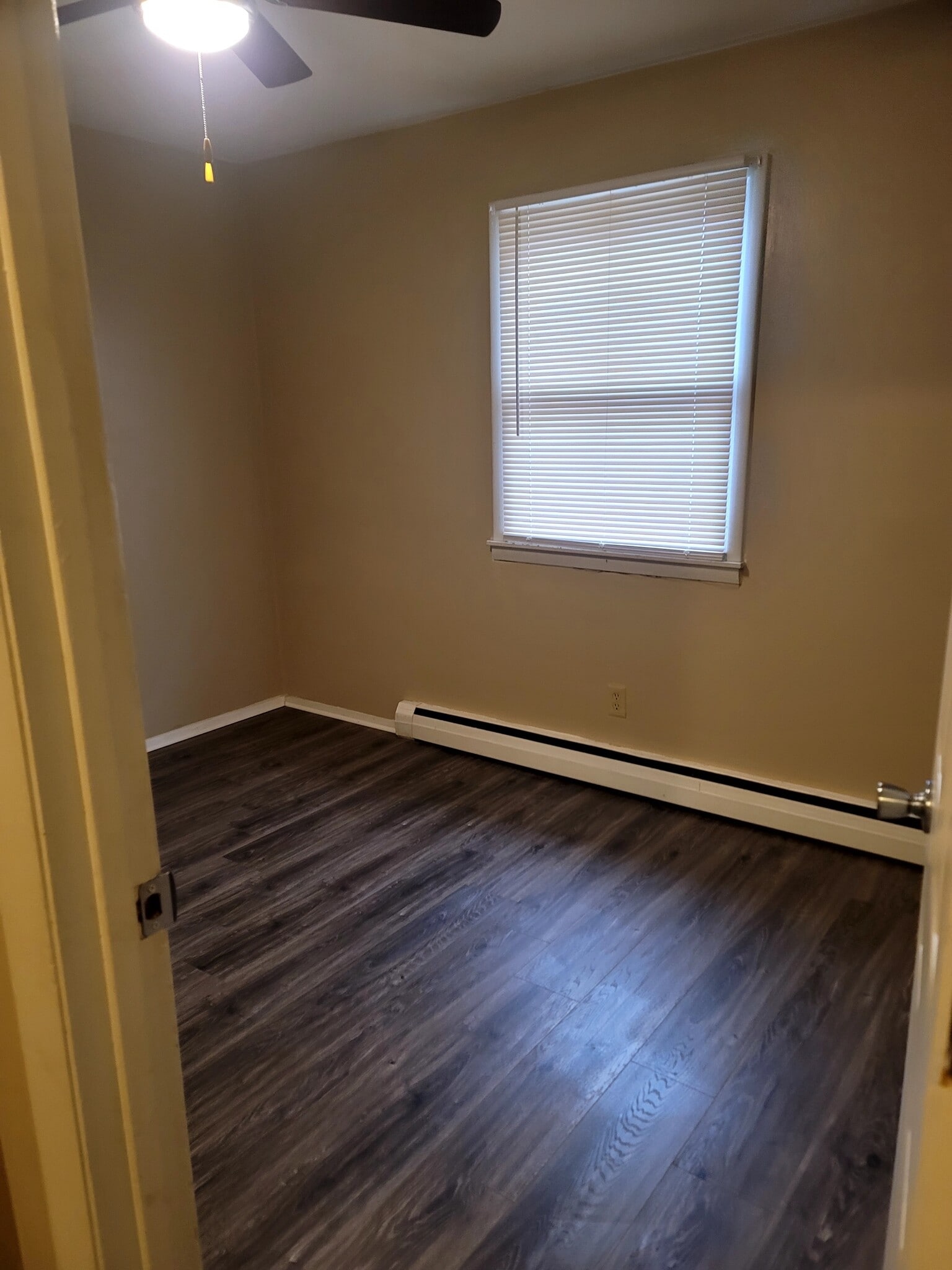Bedroom - 105 College Park Ct