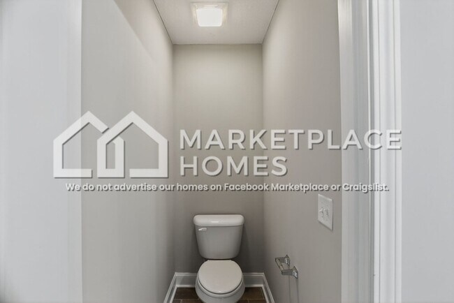 Building Photo - 635 Fairview Cir