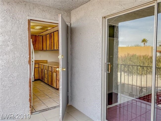 Building Photo - 4768 W Sand Creek Ave