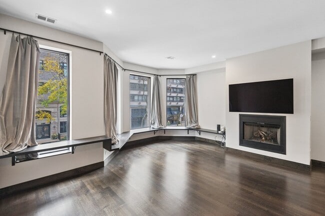 Building Photo - 44 E Cedar St