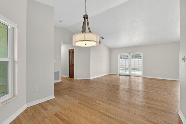 Building Photo - Available Immediately!