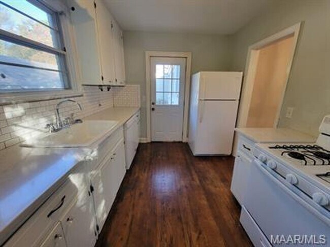 Building Photo - 7 Calhoun Rd