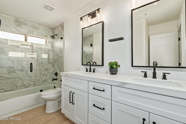 Building Photo - 13761 E Lupine Ave