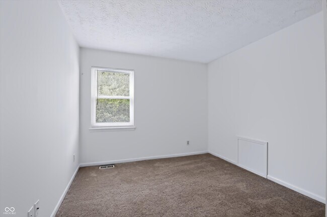 Building Photo - 7733 Park North Lake Dr