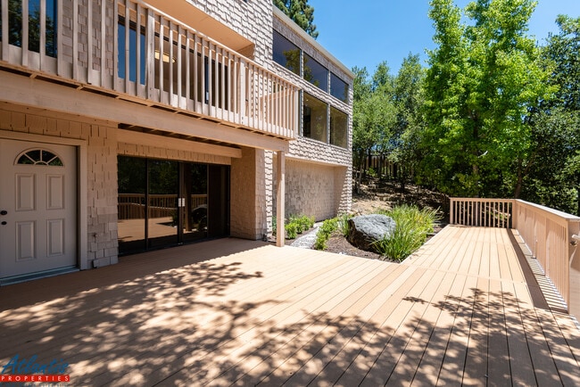 Building Photo - Beautiful Los Gatos Home | Remodeled | Ama...