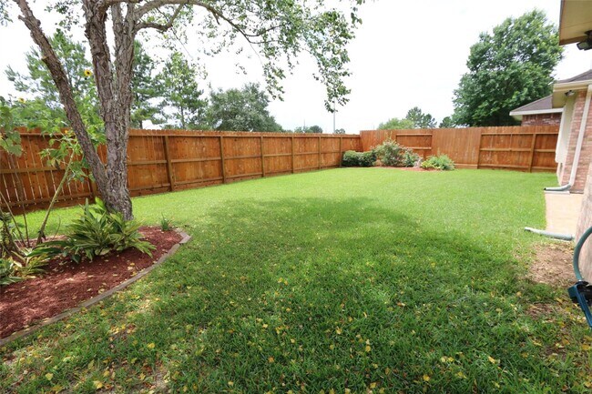 Building Photo - 1611 Maryvale Dr