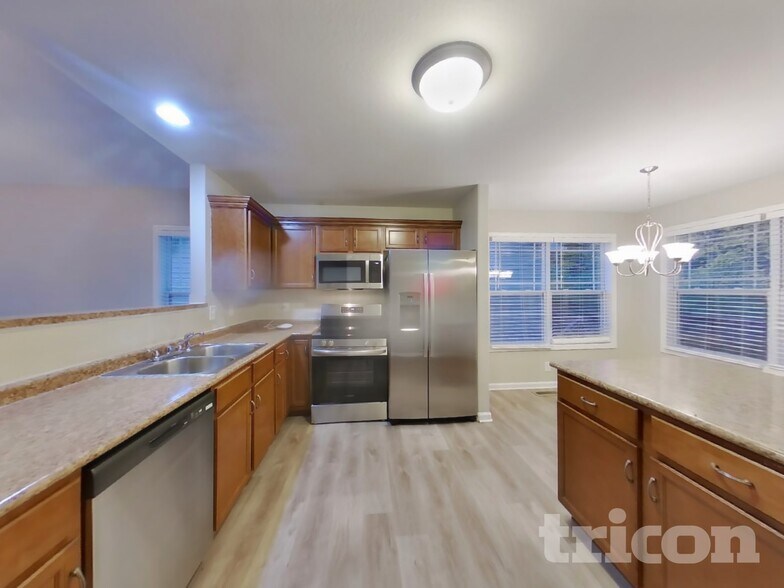 Building Photo - 315 David Dr