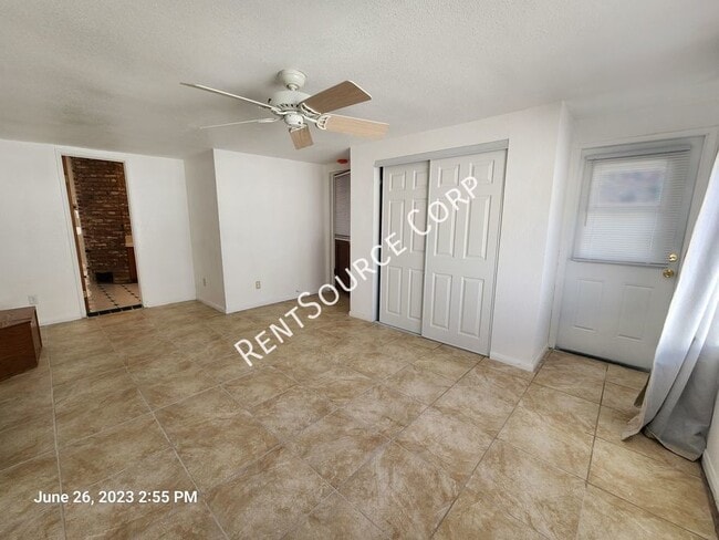 Building Photo - 4842 W Ave M-4