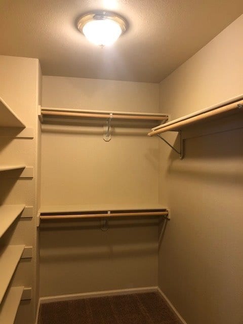 Building Photo - 513 Desmet Dr