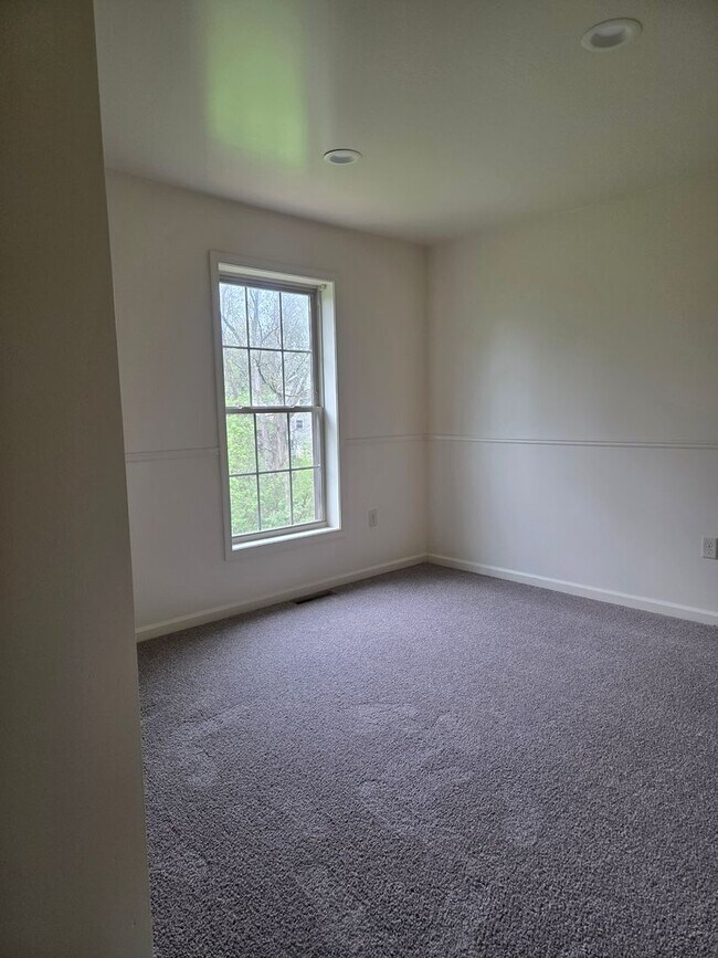 Building Photo - 110 Smith Rd