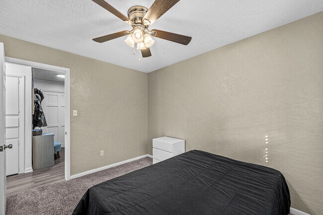 Building Photo - 140 SW 69th St