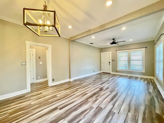 Building Photo - 3301 E 25th Ave