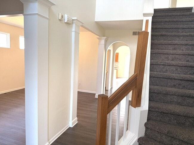 Building Photo - 33213 Saddleback Dr