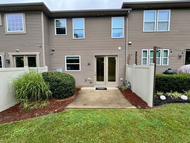 Building Photo - 3BR/2.5BA Townhouse in Berewick