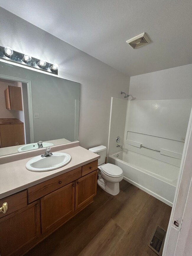 Building Photo - Recently Renovated Beautiful Forest Lakes Home - 3bd/ 2ba w/Attached Garage