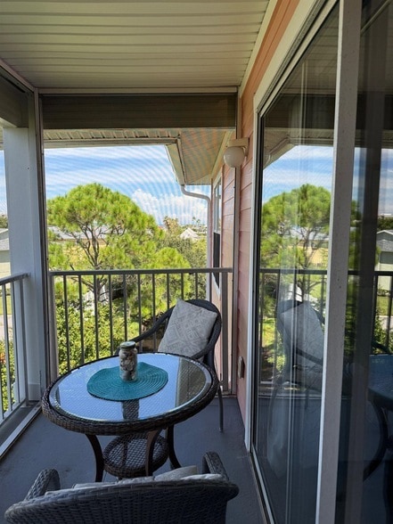 Building Photo - 210 Sixteenth St