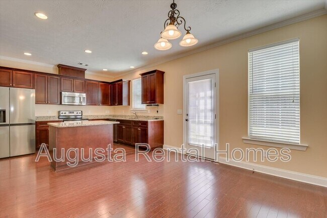 Building Photo - 1036 Lancaster Way