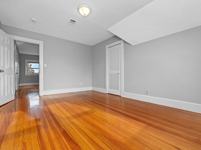 Building Photo - 129 Lynnway