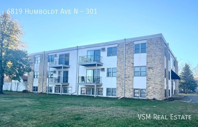 Primary Photo - Spacious 2 Bedroom 1 Bathroom Unit - Avail...