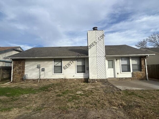 Building Photo - 3332 S 140th E Ave