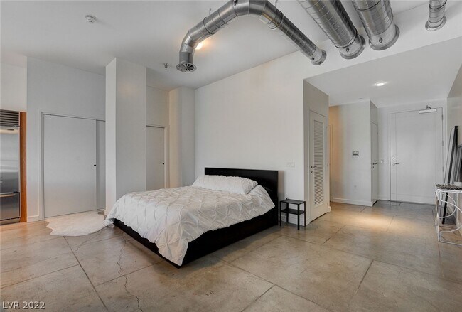 Building Photo - 200 Hoover Ave