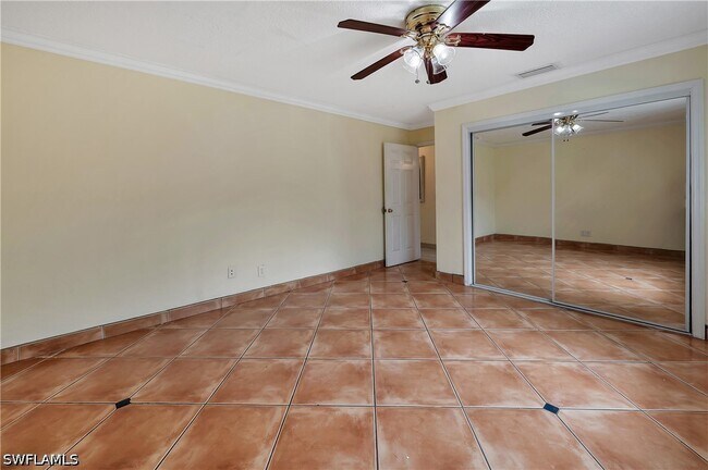 Building Photo - 639 Pompano Dr