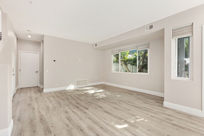 Building Photo - 841-3 3rd St