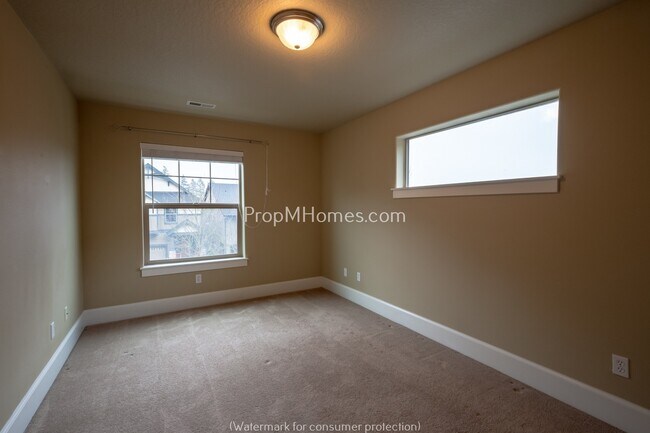 Building Photo - Beautiful Three Bedroom Home in Bethany - Available Now!