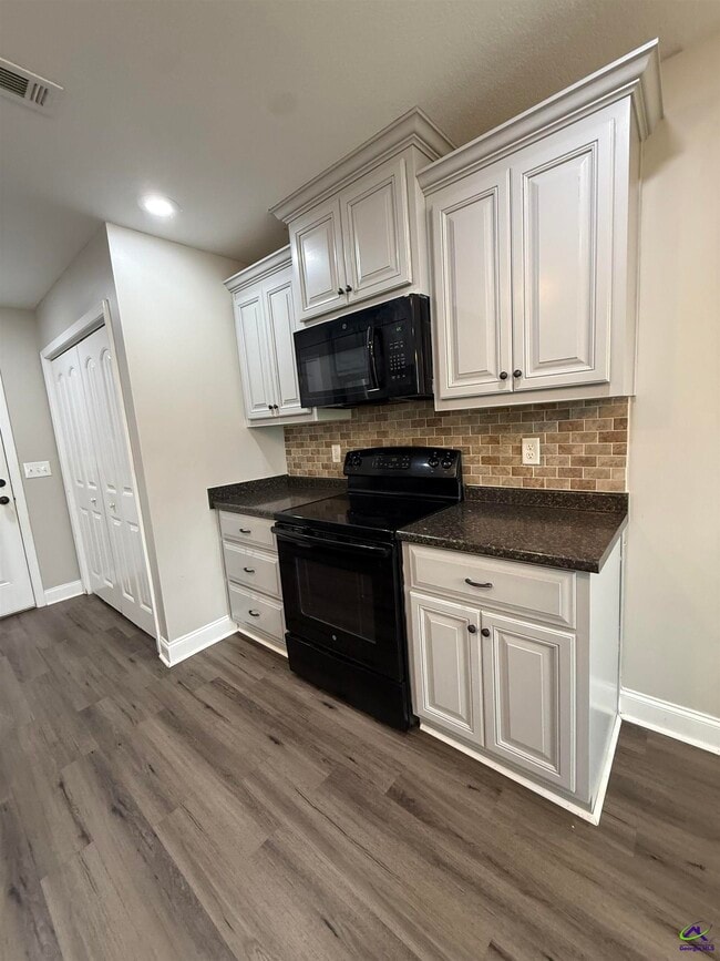 Building Photo - 109 Ellington Ct