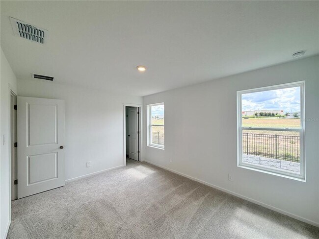 Building Photo - 842 Lynx St