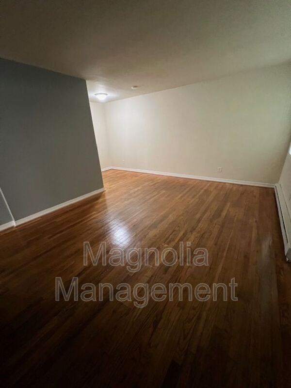 Building Photo - 1214 Parham St