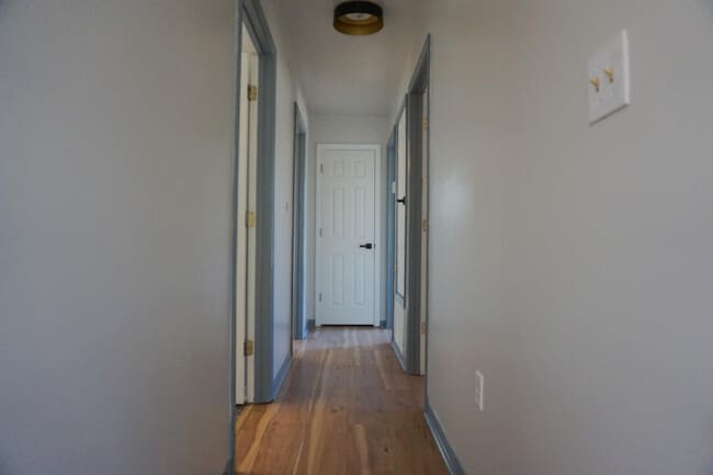 Building Photo - 6 Flora Cove