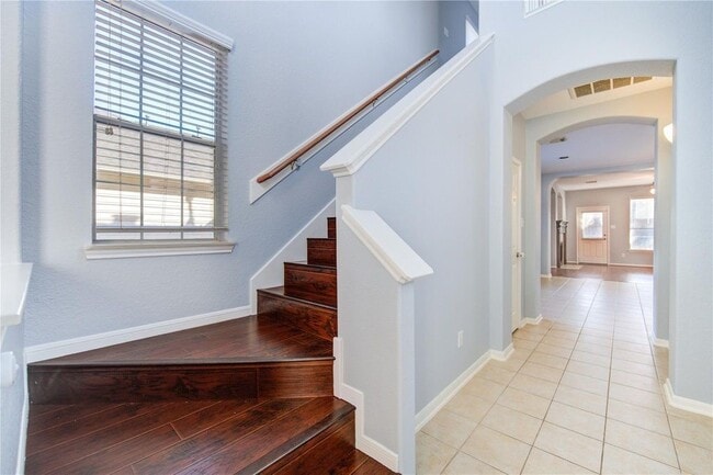 Building Photo - 6219 Cameron Cove Ln