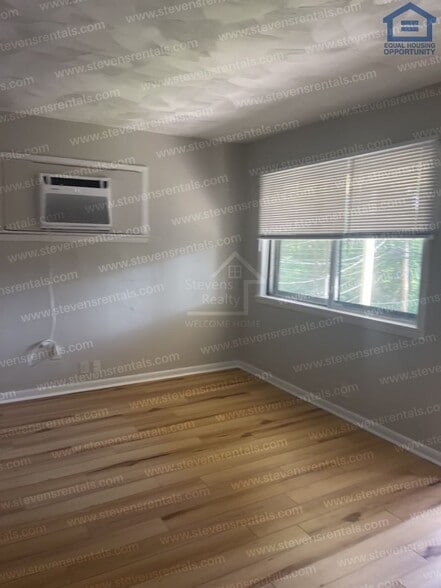 Building Photo - 5417 Slayton Ave