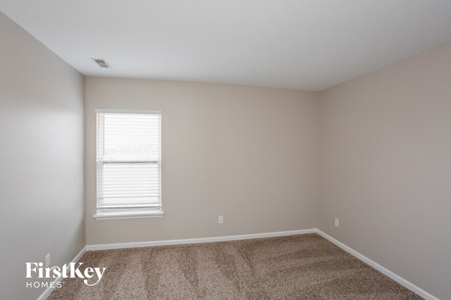 Building Photo - 13947 Royalwood Dr