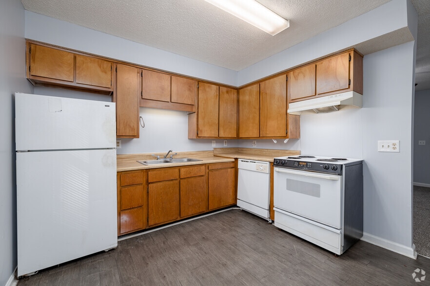 Primary Photo - Eagles Nest Apartments 62+ Community