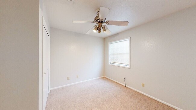 Building Photo - 1326 Airline Dr