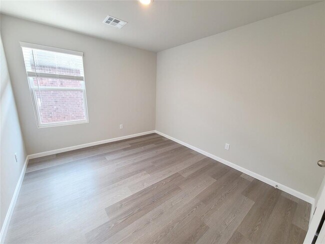 Building Photo - 10421 SW 41st St
