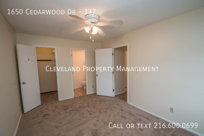 Building Photo - Convenient Westlake Condo!